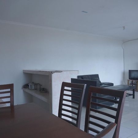 ホテル Oyo Life 92977 Neba Kost Aesthetic Peladen エクステリア 写真