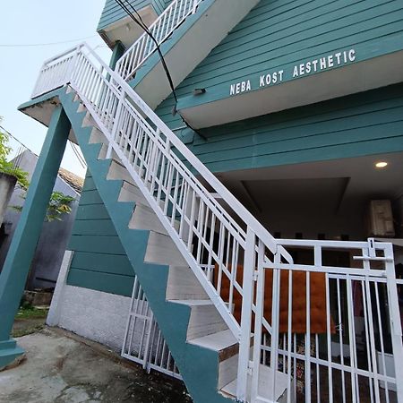 ホテル Oyo Life 92977 Neba Kost Aesthetic Peladen エクステリア 写真