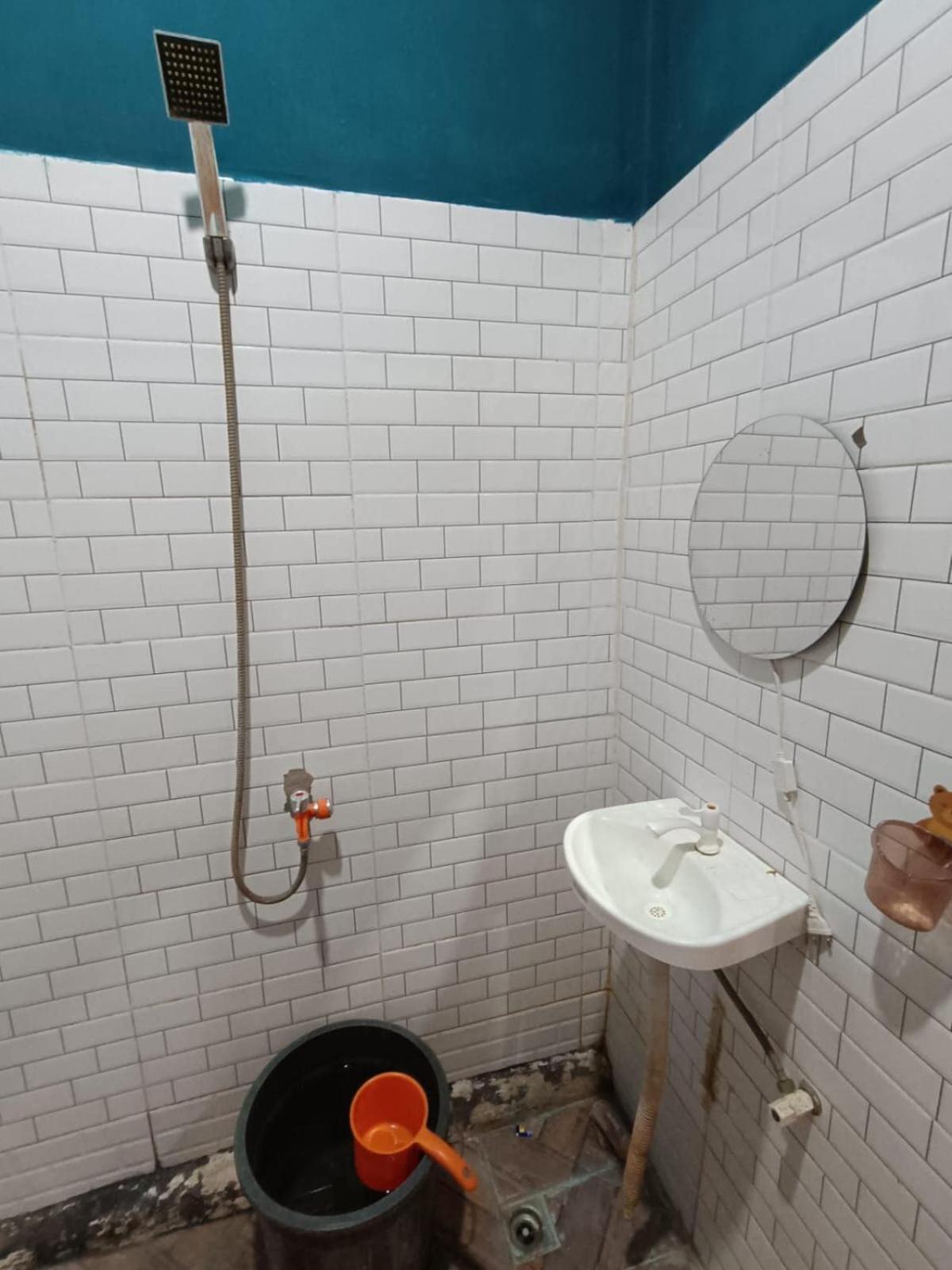 ホテル Oyo Life 92977 Neba Kost Aesthetic Peladen エクステリア 写真