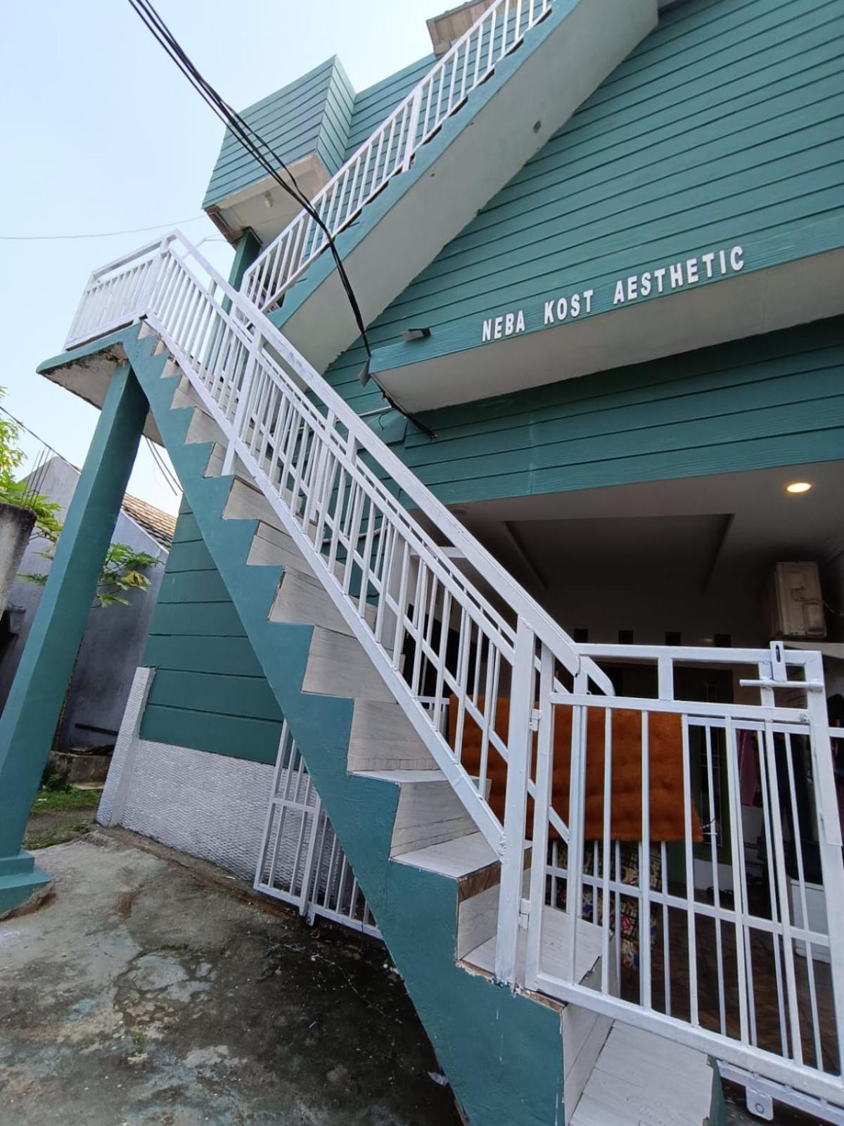 ホテル Oyo Life 92977 Neba Kost Aesthetic Peladen エクステリア 写真
